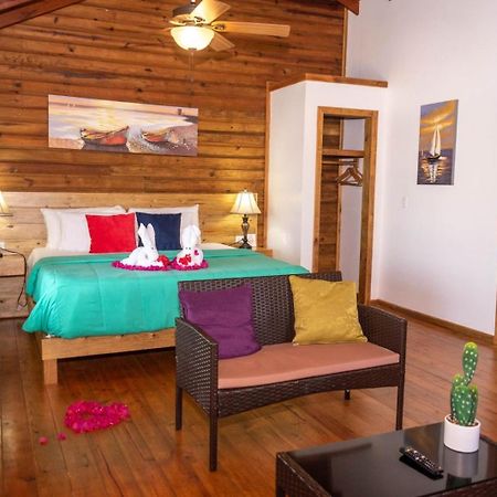 Hotel And Dive Center Roatan Yacht Club French Harbour Zewnętrze zdjęcie