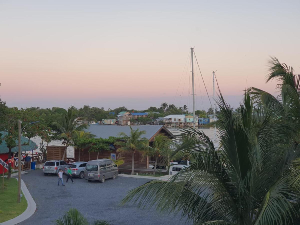 Hotel And Dive Center Roatan Yacht Club French Harbour Zewnętrze zdjęcie