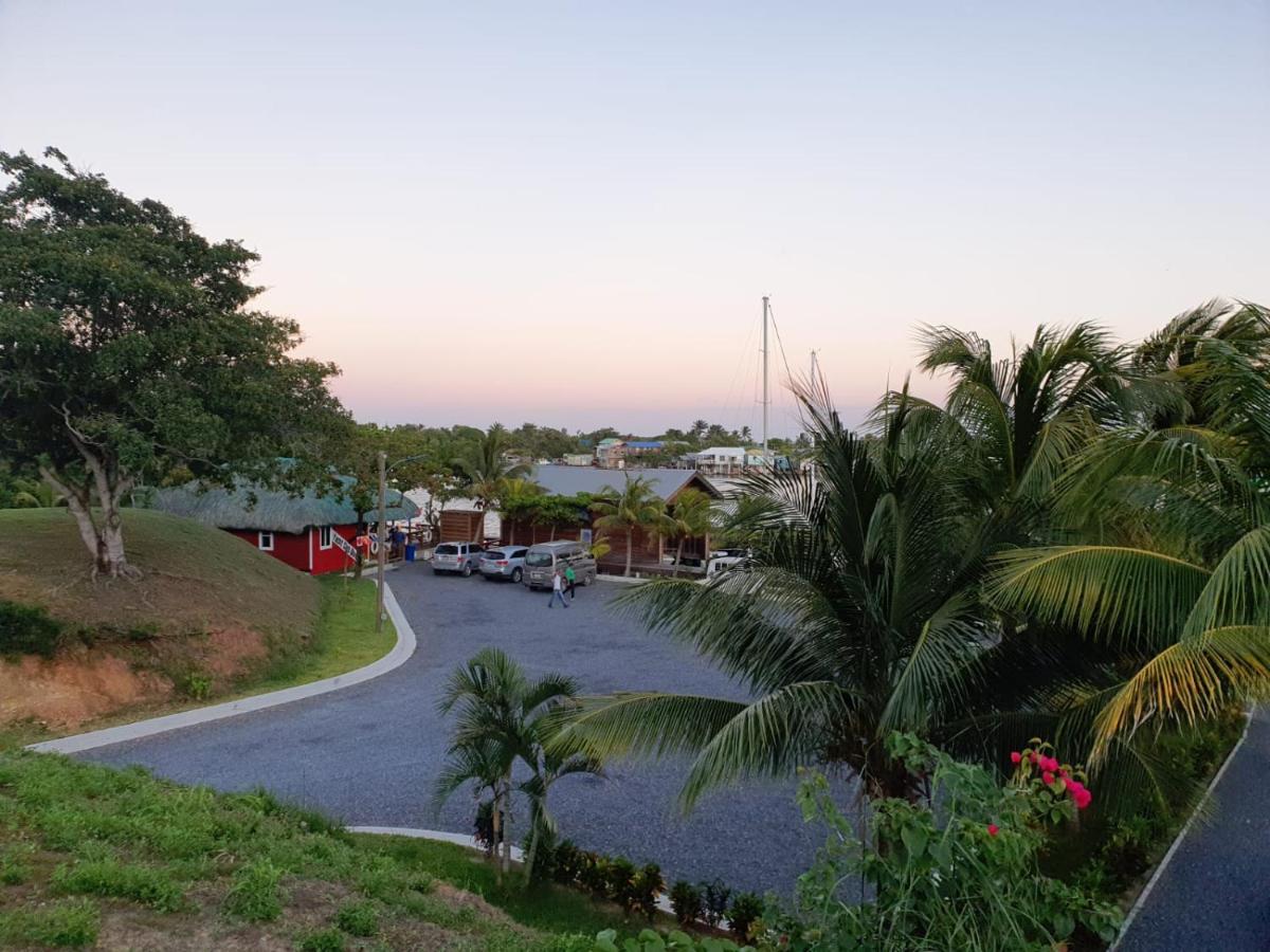 Hotel And Dive Center Roatan Yacht Club French Harbour Zewnętrze zdjęcie